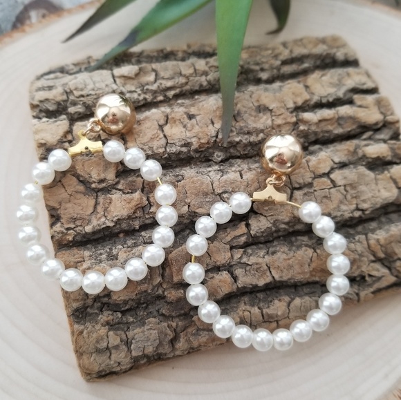 Jewelry - 🛍 Pearl Hoops Pearl Earrings